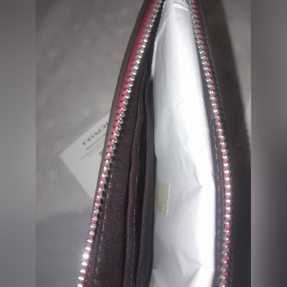 New COACH  Wristlet In Red Pantent Leather New With Tags - Picture 6 of 8